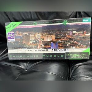 NIB NWT Buffalo Games Panoramic Puzzle Las Vegas 750 Puzzle Glow in the Dark